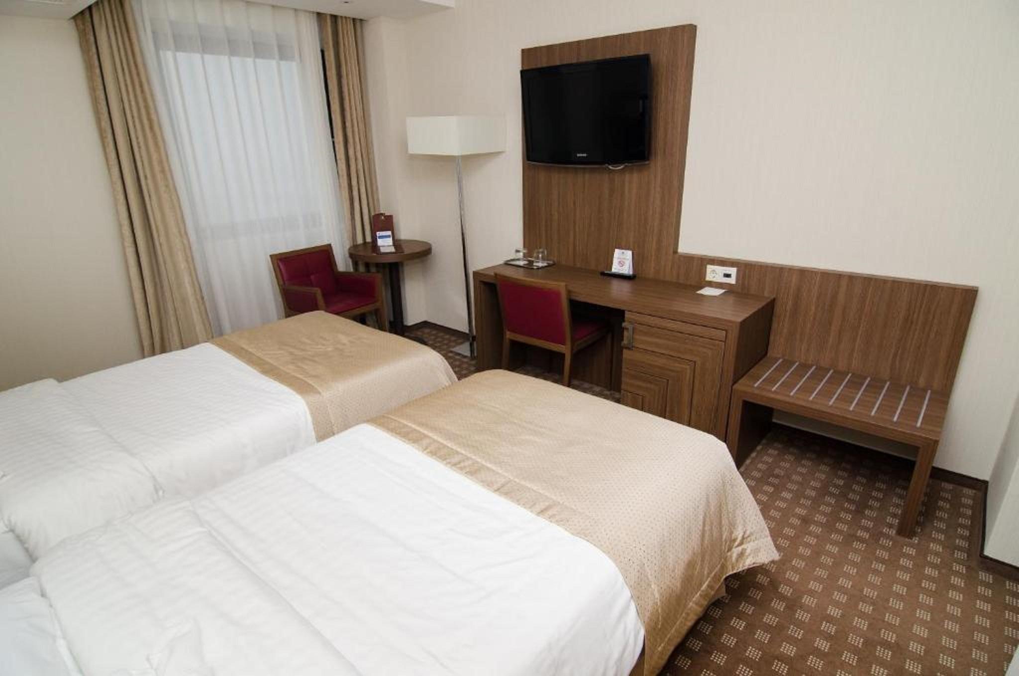 Central Plaza Hotel Piatra Neamt Luaran gambar