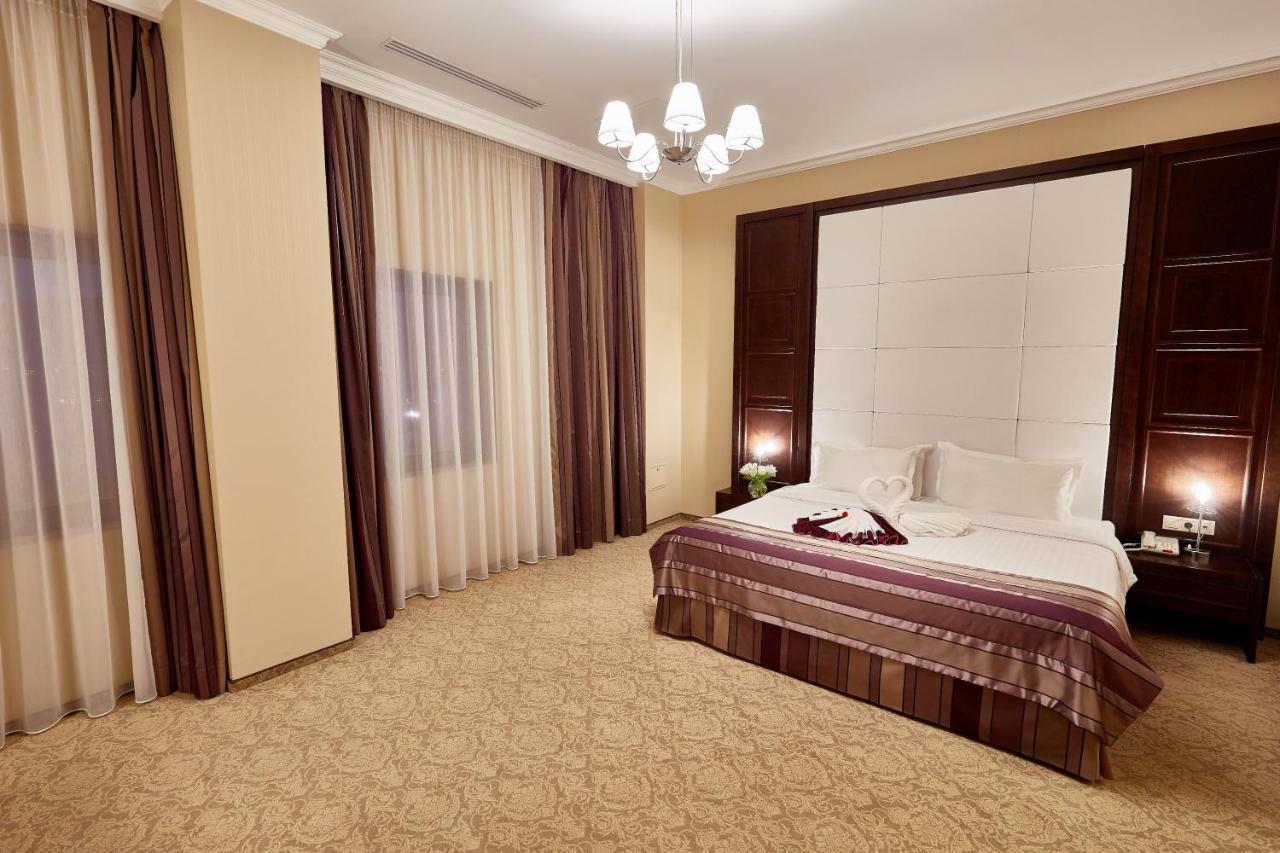 Central Plaza Hotel Piatra Neamt Luaran gambar